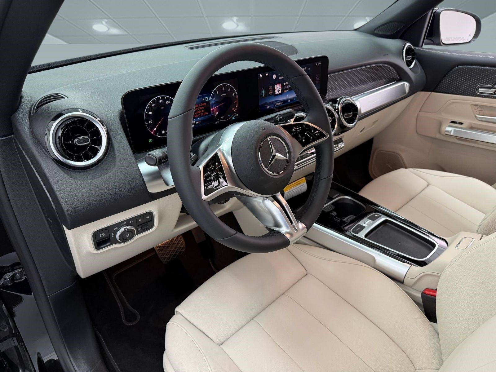 Used 2026 Mercedes-Benz GLB 250 image 3