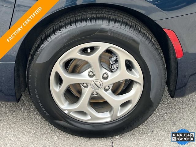 Used 2024 Chrysler Pacifica Limited image 12