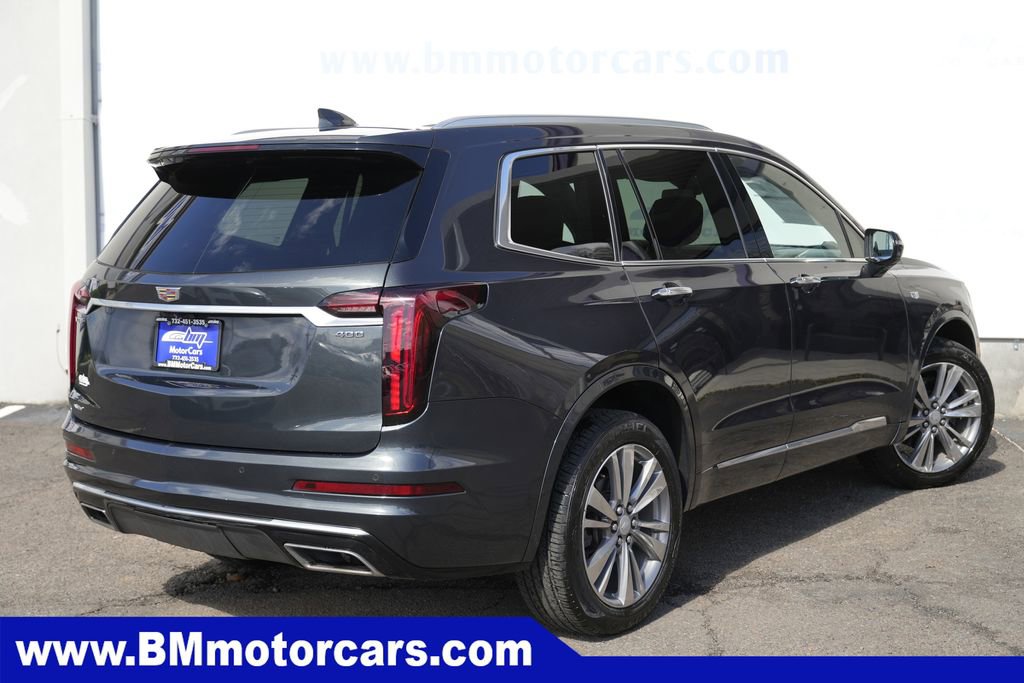 Used 2022 Cadillac XT6 Premium Luxury image 3