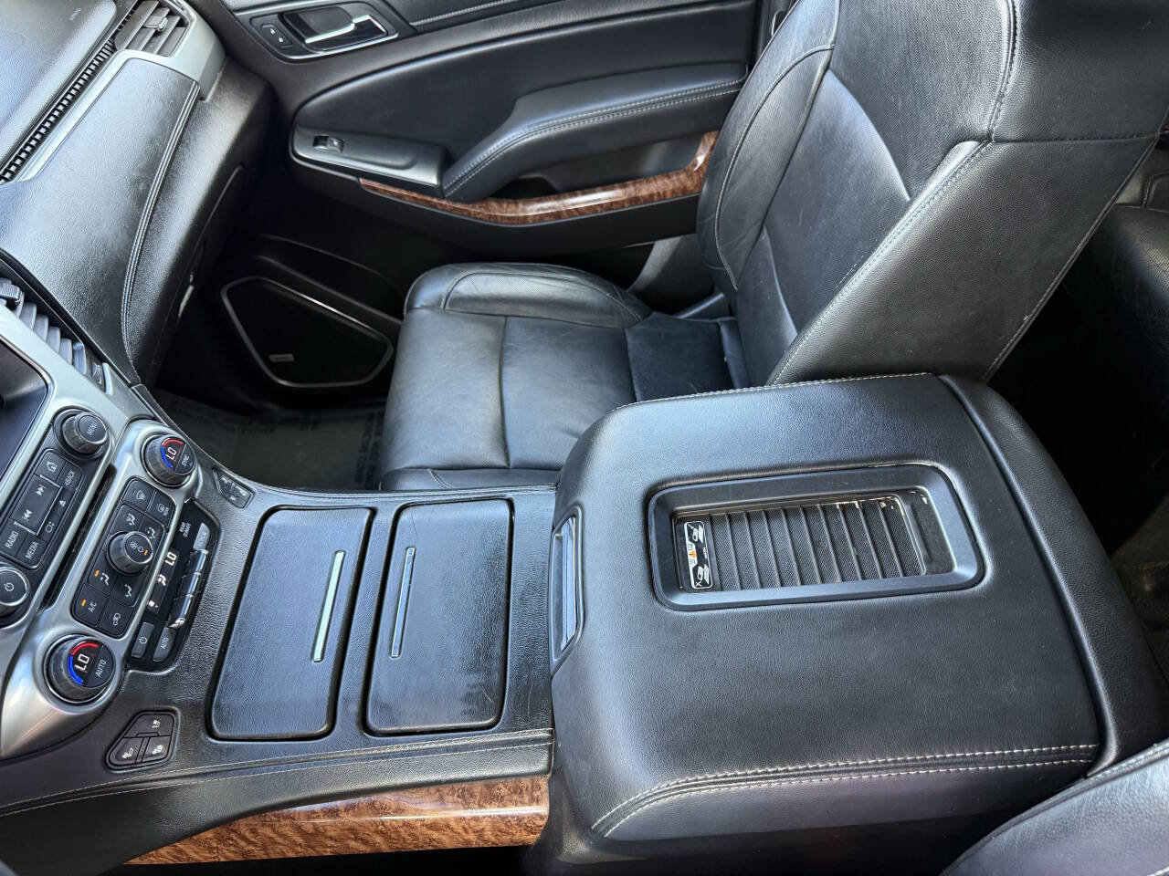 Used 2017 Chevrolet Suburban Premier image 22