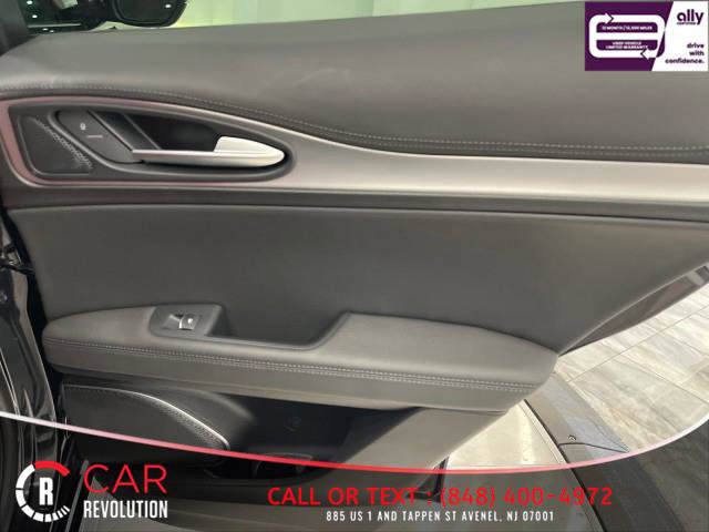 Used 2022 Alfa Romeo Stelvio Veloce image 44