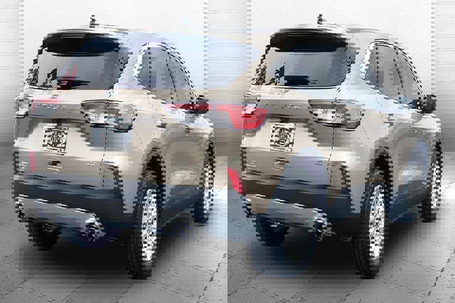 Used 2020 Ford Escape SE image 12