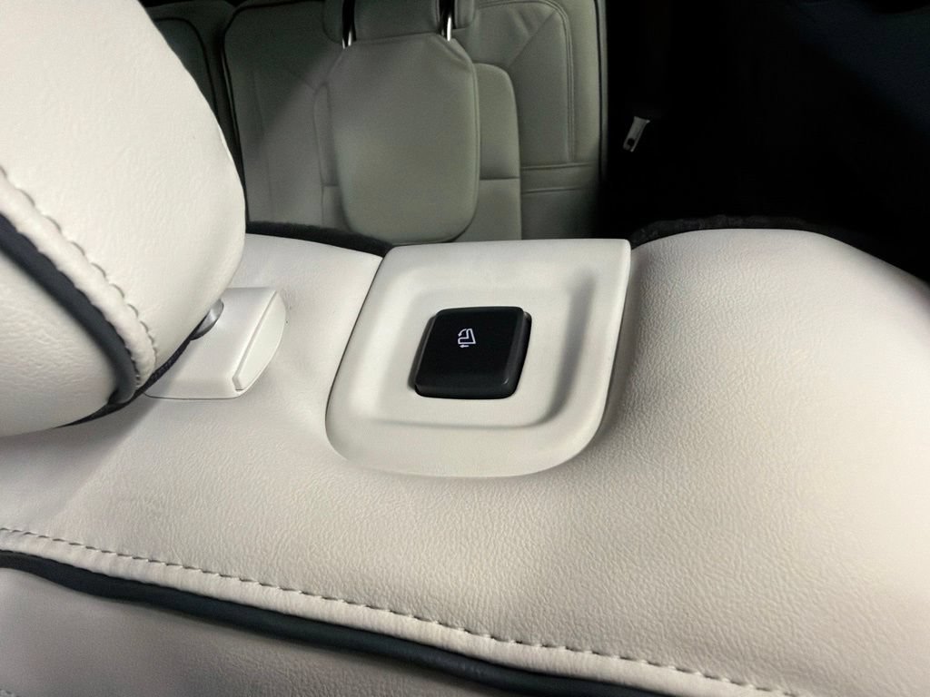 New 2026 Lincoln Aviator Black Label w/ Dynamic Handling Package AWD/4WD image 33