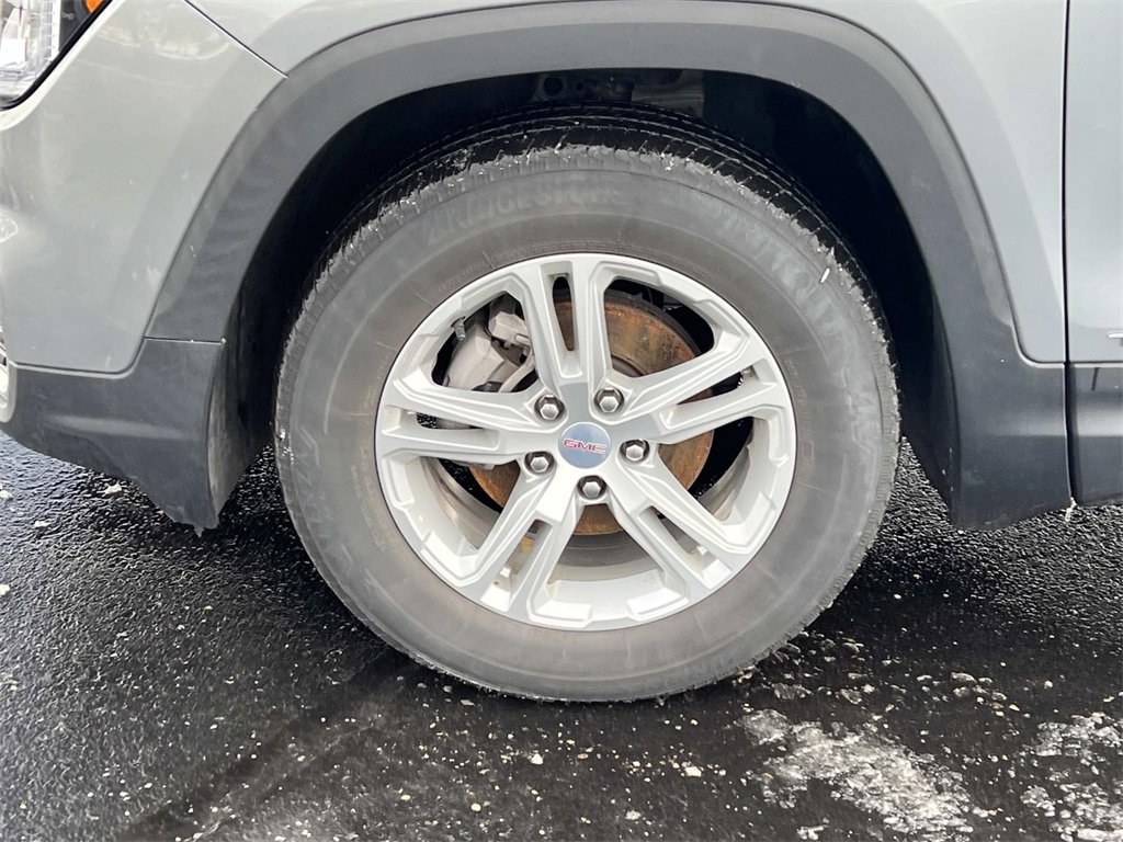 Used 2023 GMC Terrain SLE w/ Driver Convenience Package image 6