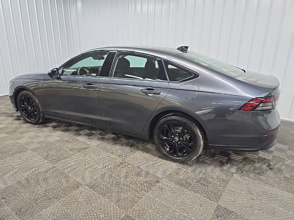 Certified 2025 Honda Accord SE image 4
