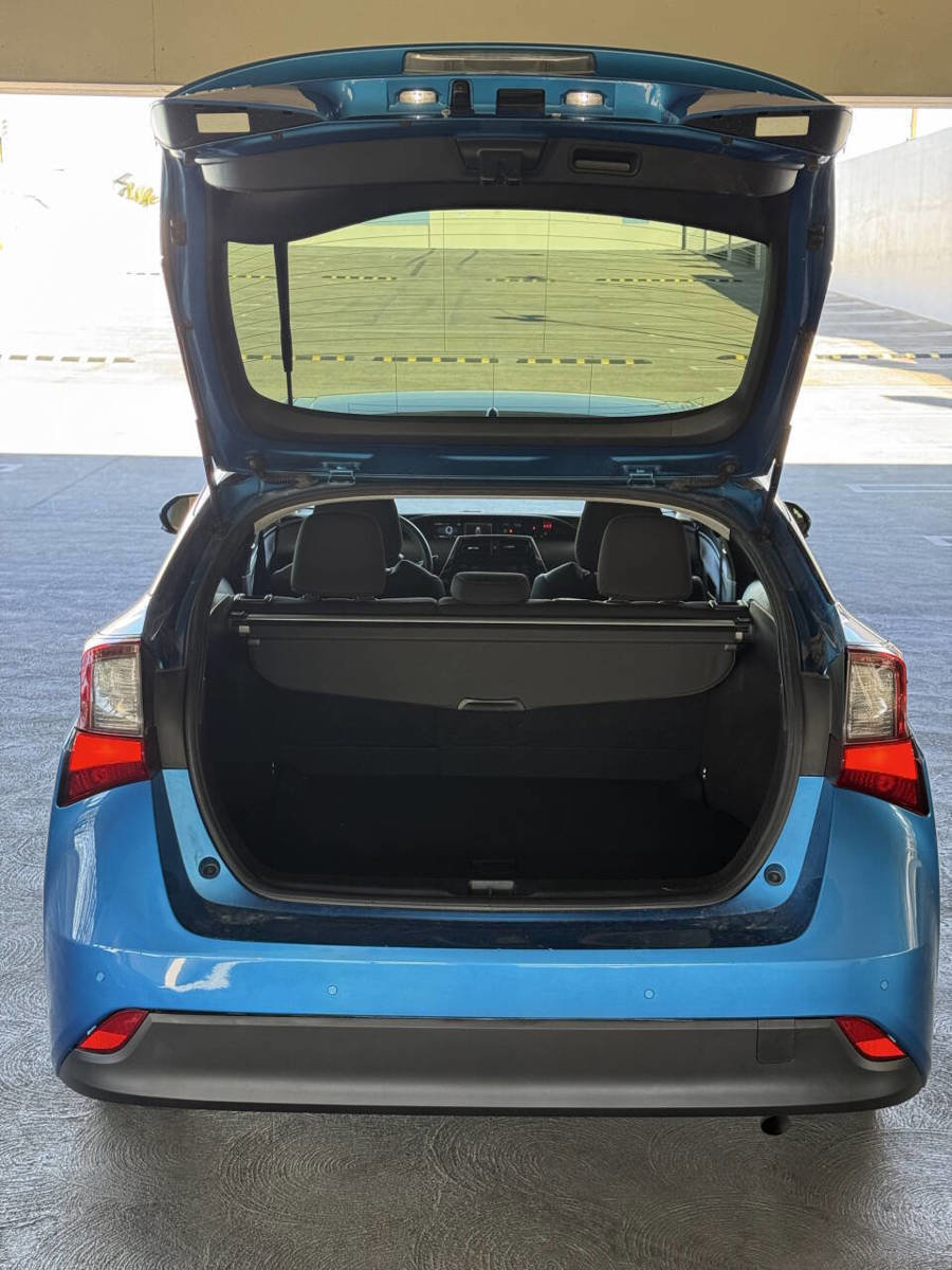 Used 2021 Toyota Prius LE AWD/4WD image 18