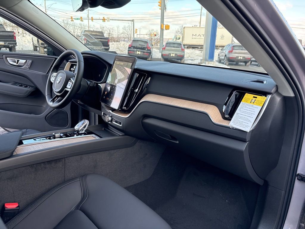 New 2026 Volvo XC60 B5 Plus w/ Protection Package Premier image 39