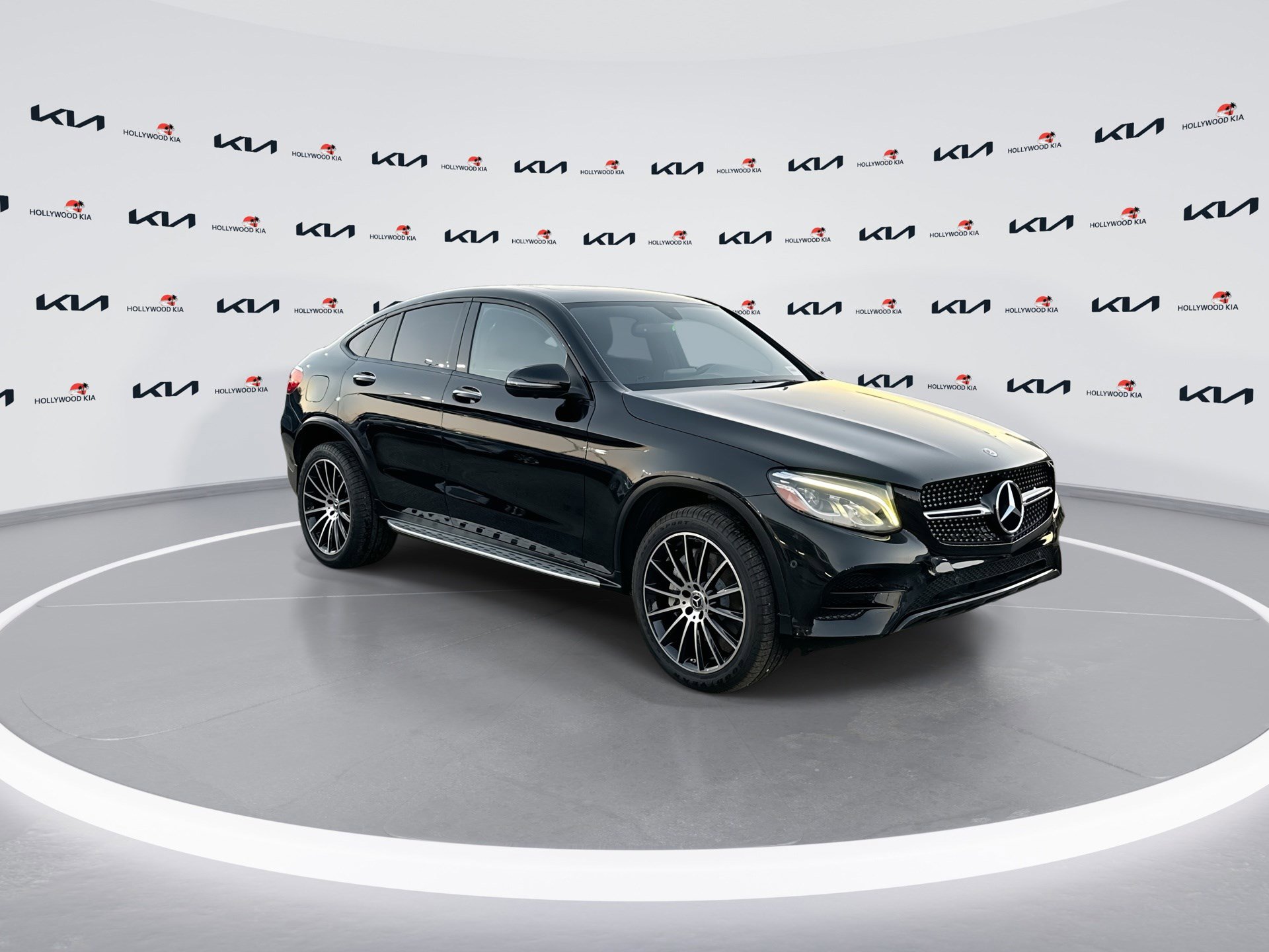Used 2019 Mercedes-Benz GLC 300 4MATIC Coupe image 2