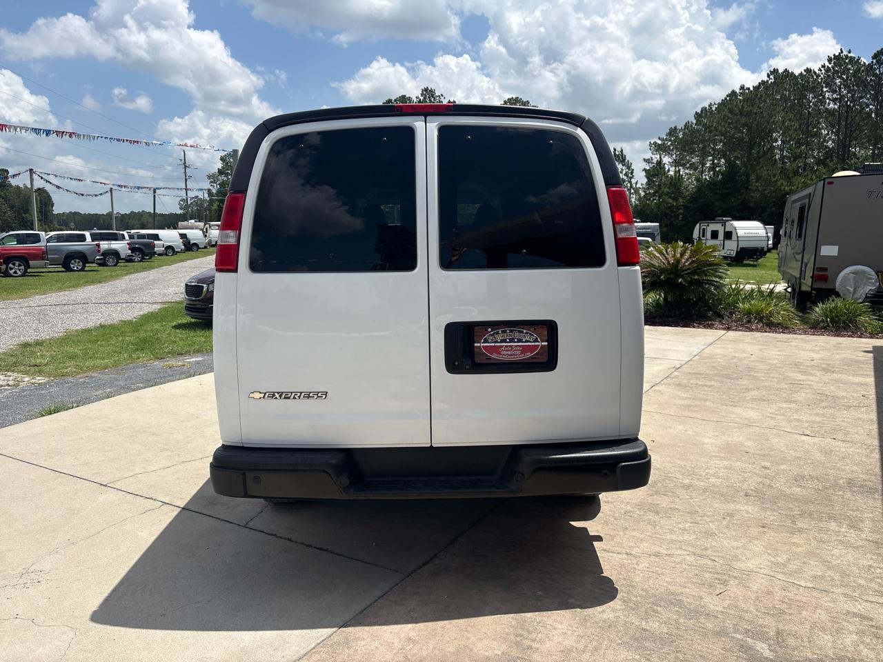 Used 2024 Chevrolet Express 3500 LS RWD image 6