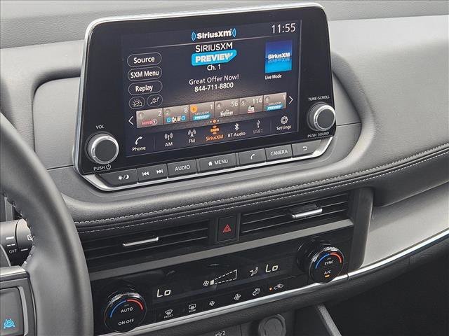 Used 2025 Nissan Rogue SV image 14