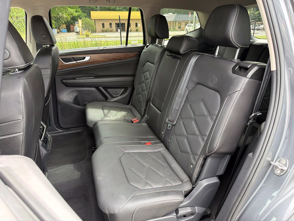 Used 2025 Volkswagen Atlas SE FWD image 19