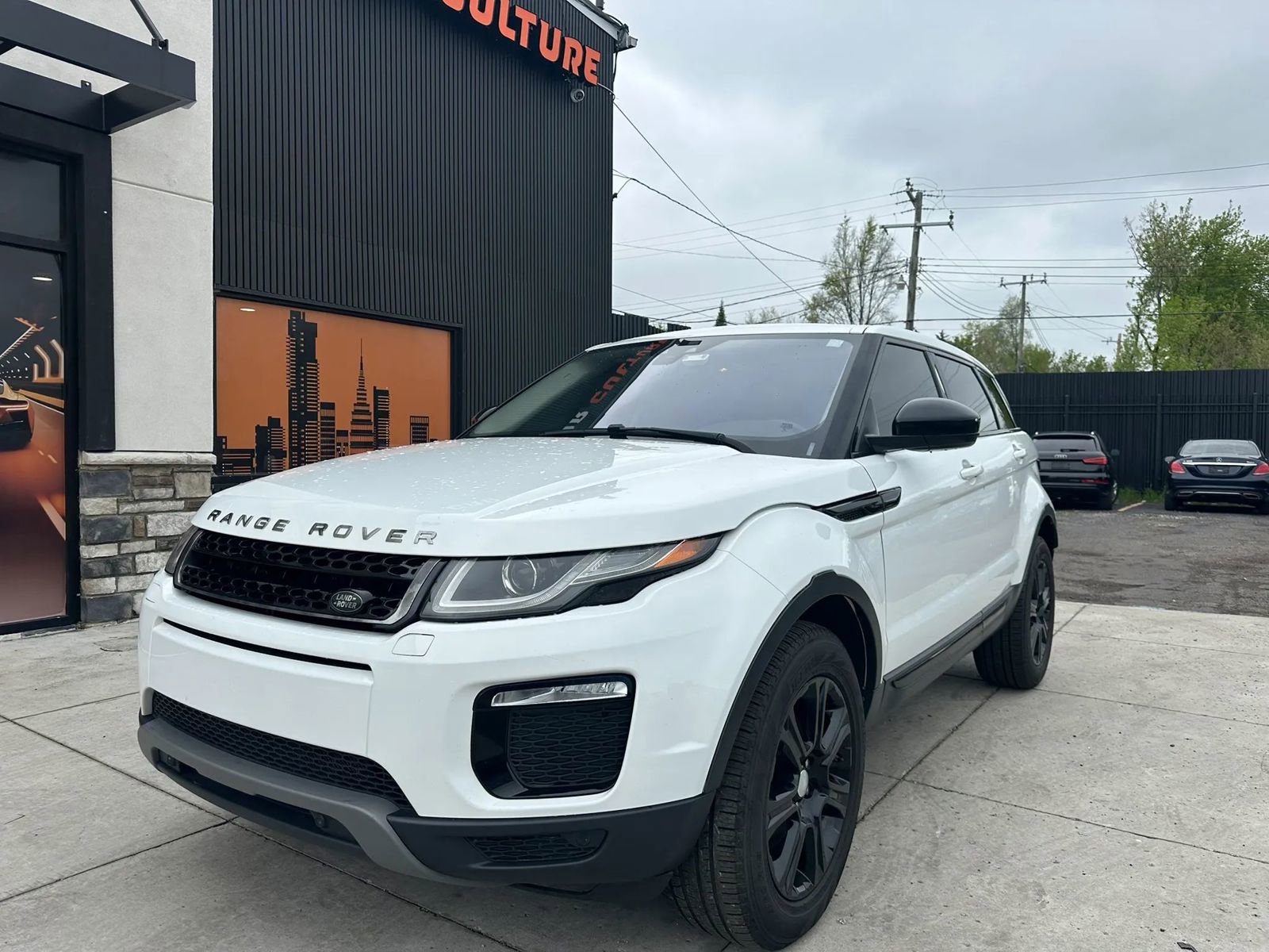 Used 2017 Land Rover Range Rover Evoque SE Premium AWD/4WD image 1
