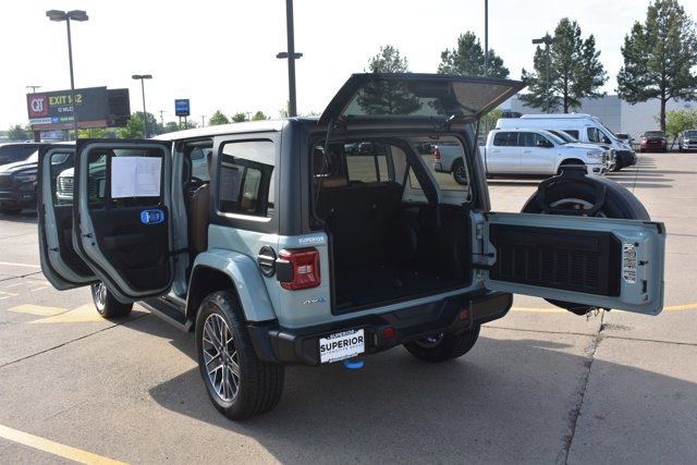 Used 2023 Jeep Wrangler Unlimited Sahara w/ Cold Weather Group image 17