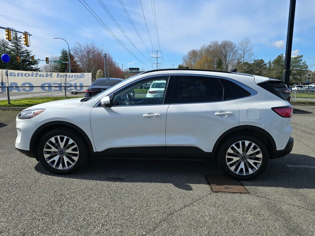 Used 2020 Ford Escape Titanium image 9