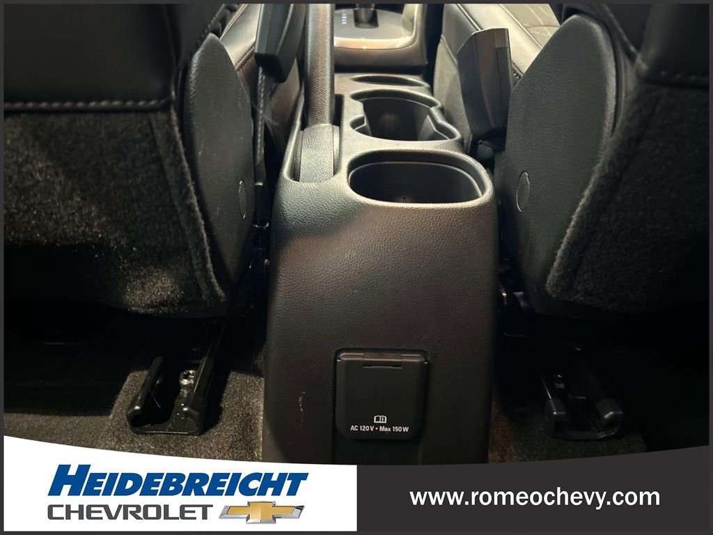 Used 2022 Chevrolet Trax LT w/ LT Convenience Package image 17