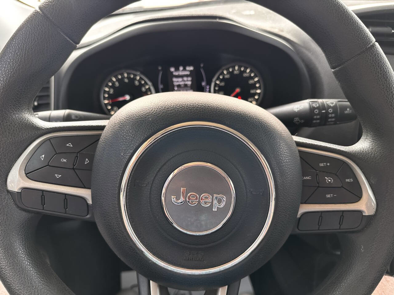 Used 2017 Jeep Renegade Sport w/ Power & Air Group image 13