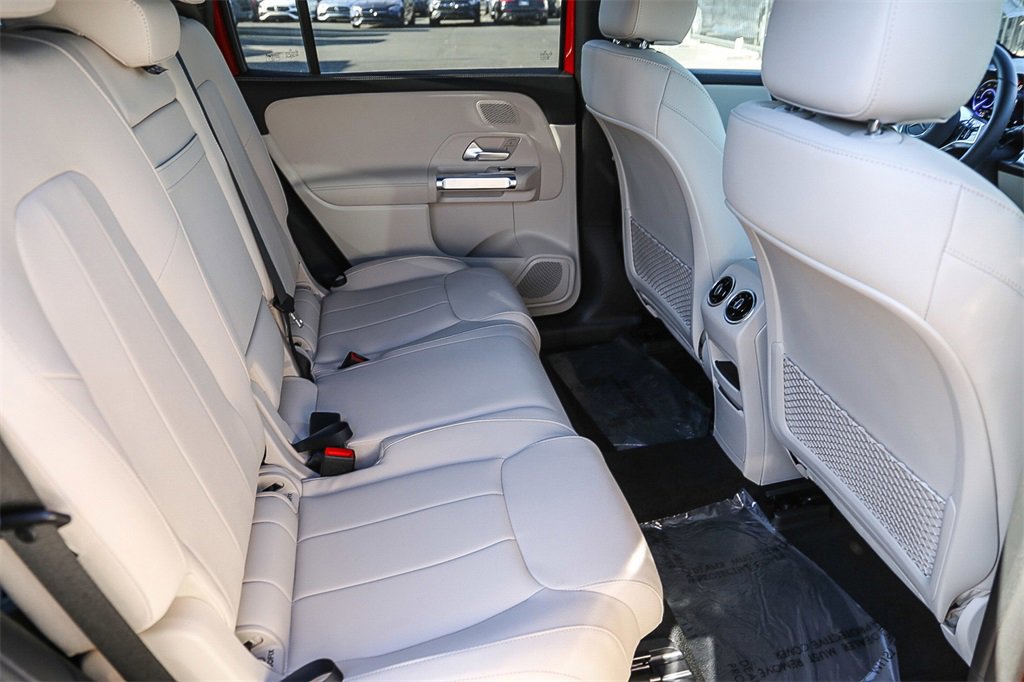 Used 2024 Mercedes-Benz EQB 300 4MATIC image 21