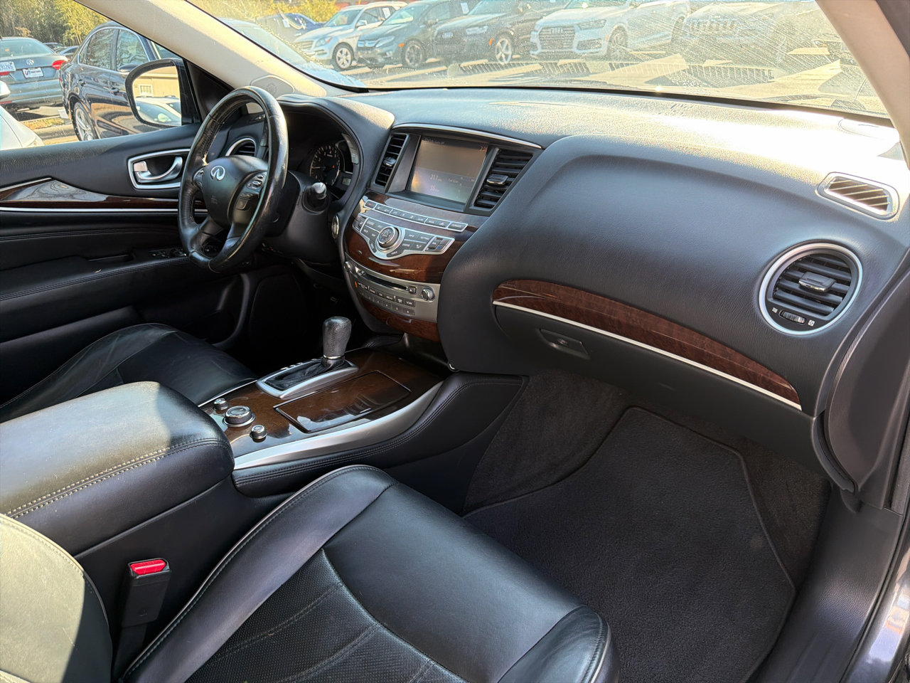 Used 2015 INFINITI QX60 FWD w/ Deluxe Touring Package image 10