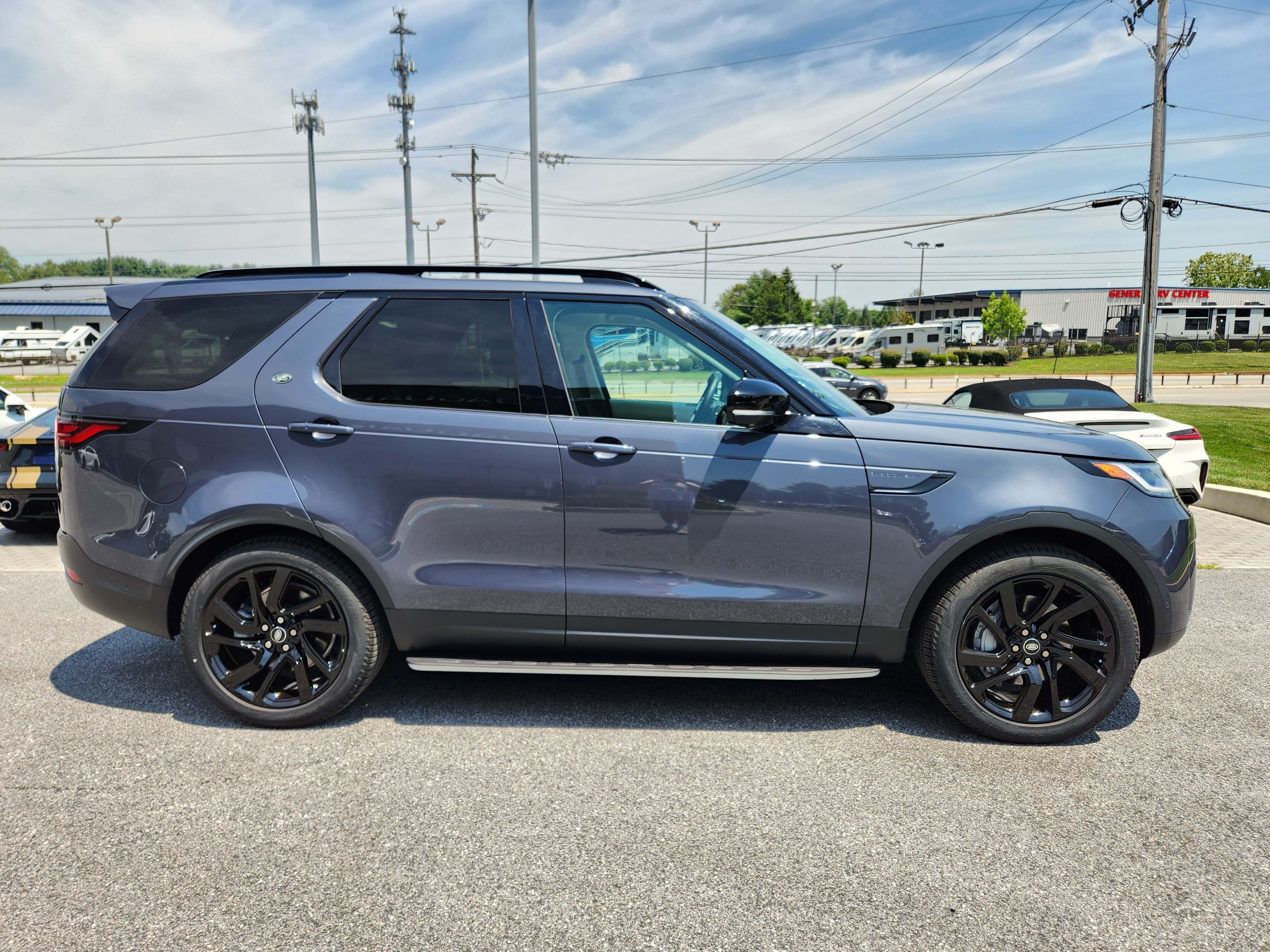 Certified 2025 Land Rover Discovery S AWD/4WD image 6