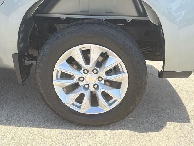 Used 2023 Chevrolet Silverado 1500 Custom AWD/4WD image 18