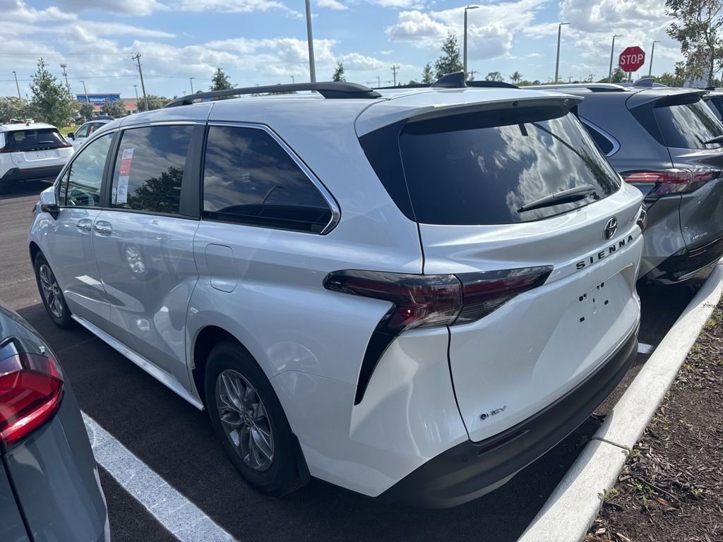 New 2026 Toyota Sienna XLE FWD image 6