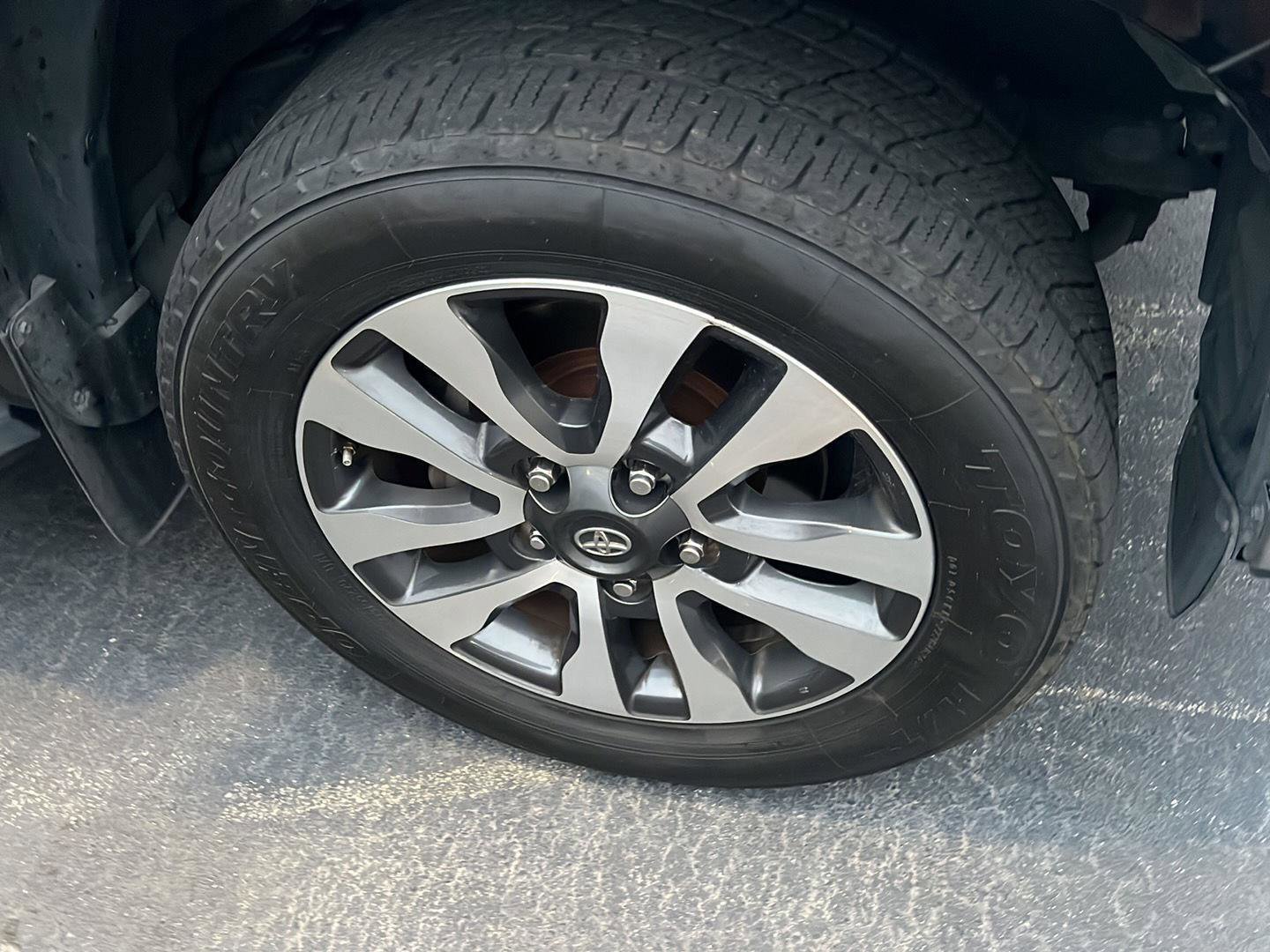 Used 2018 Toyota Tundra SR5 w/ SR5 Upgrade Package image 7