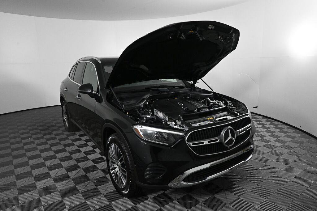 Certified 2025 Mercedes-Benz GLC 300 image 20