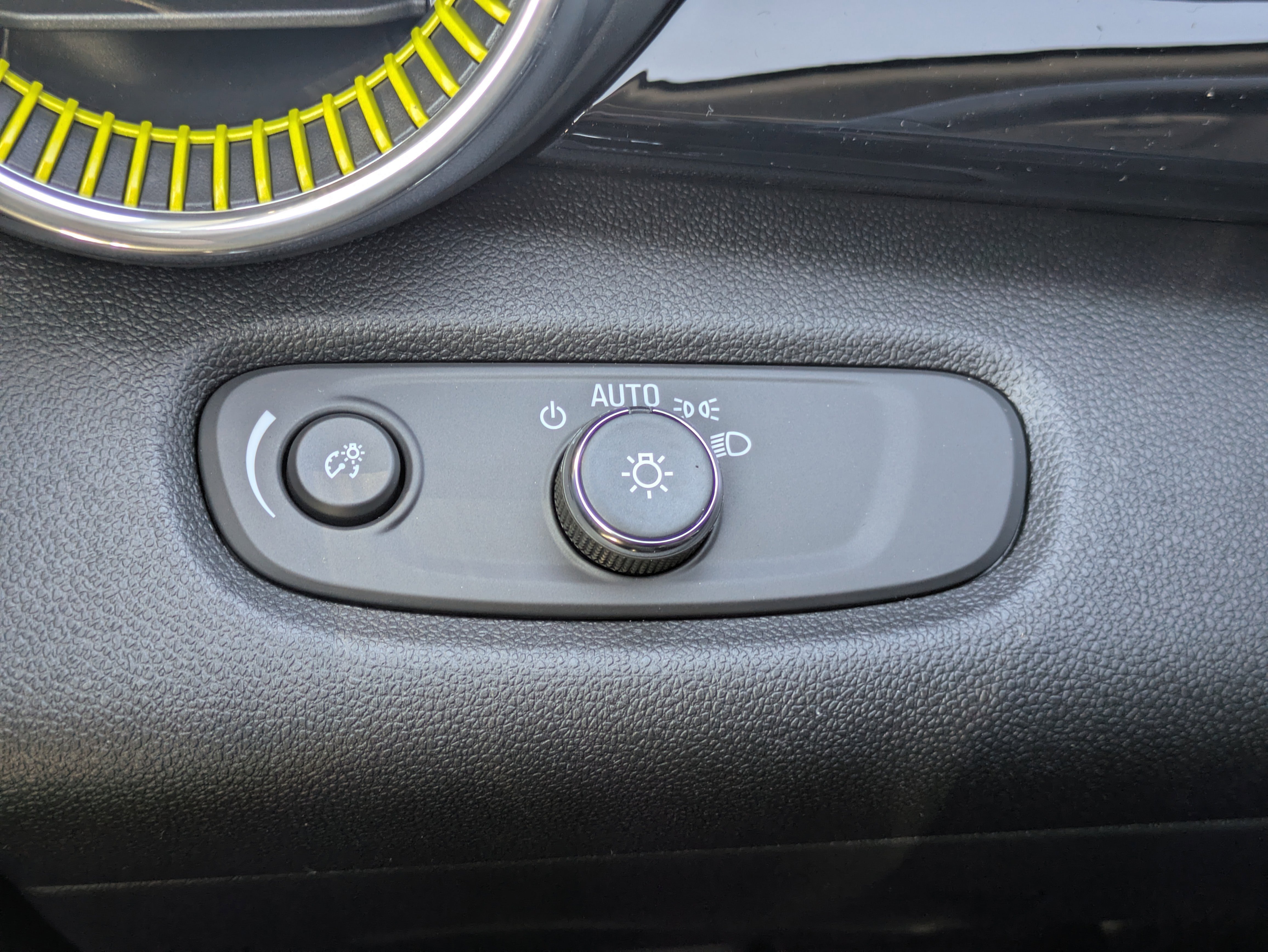 New 2026 Chevrolet Trax ACTIV w/ Driver Confidence Package FWD image 15