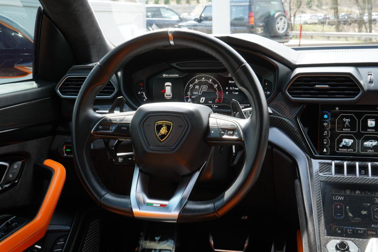 Used 2022 Lamborghini Urus AWD/4WD image 46