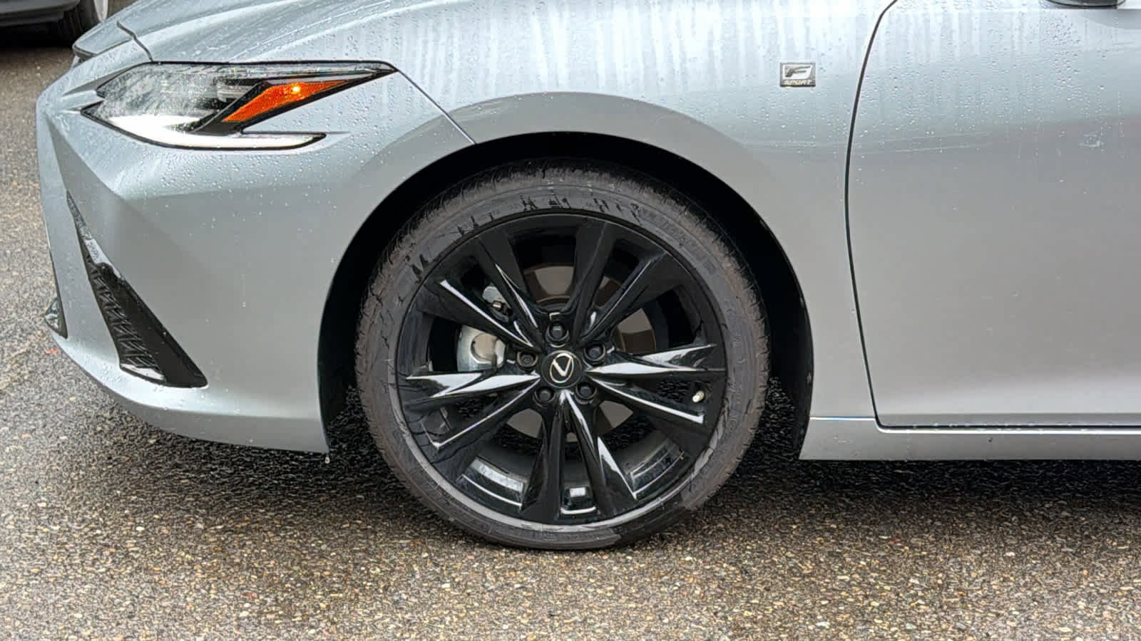 Used 2025 Lexus ES 350 F Sport w/ Accessory Package (Z2) FWD image 9