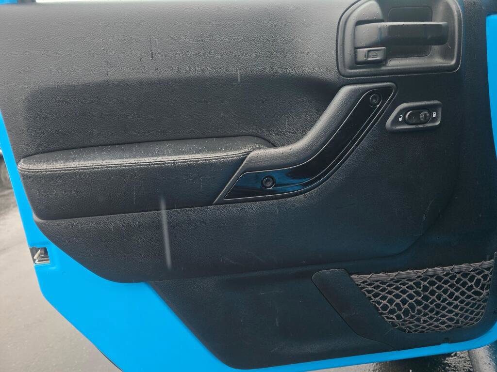 Used 2017 Jeep Wrangler Unlimited Sahara image 36