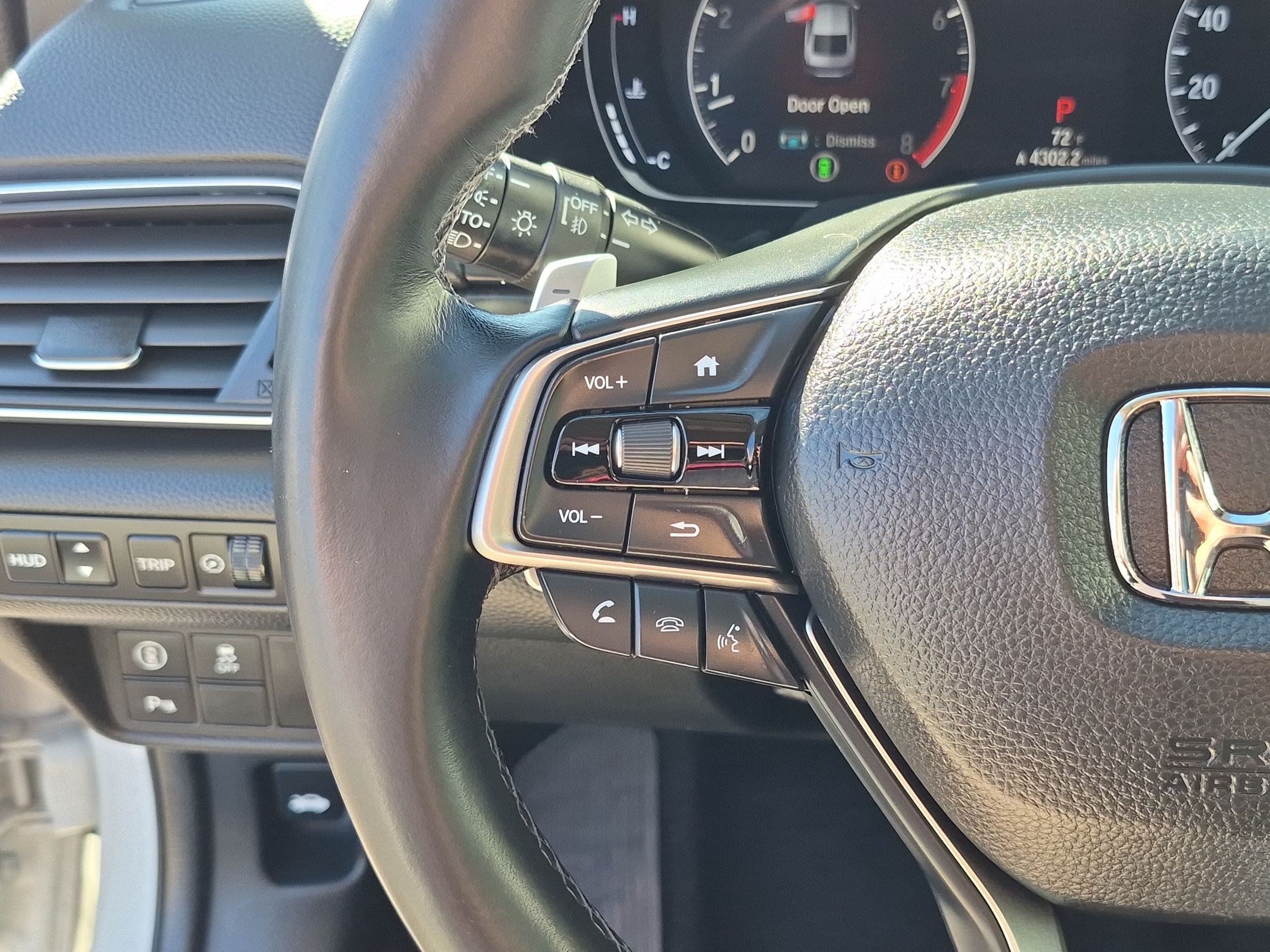 Used 2018 Honda Accord Touring image 20
