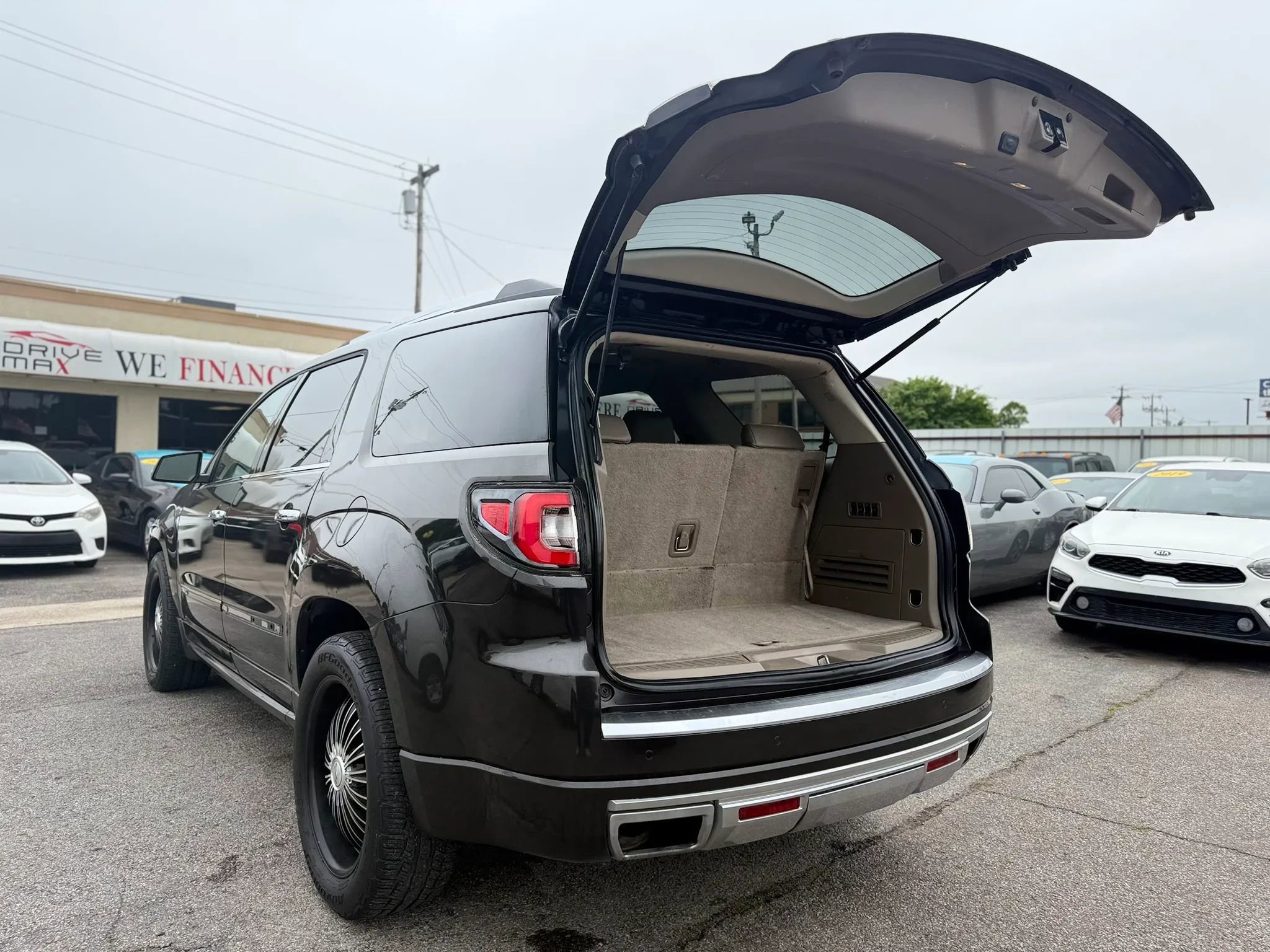Used 2013 GMC Acadia Denali FWD image 10