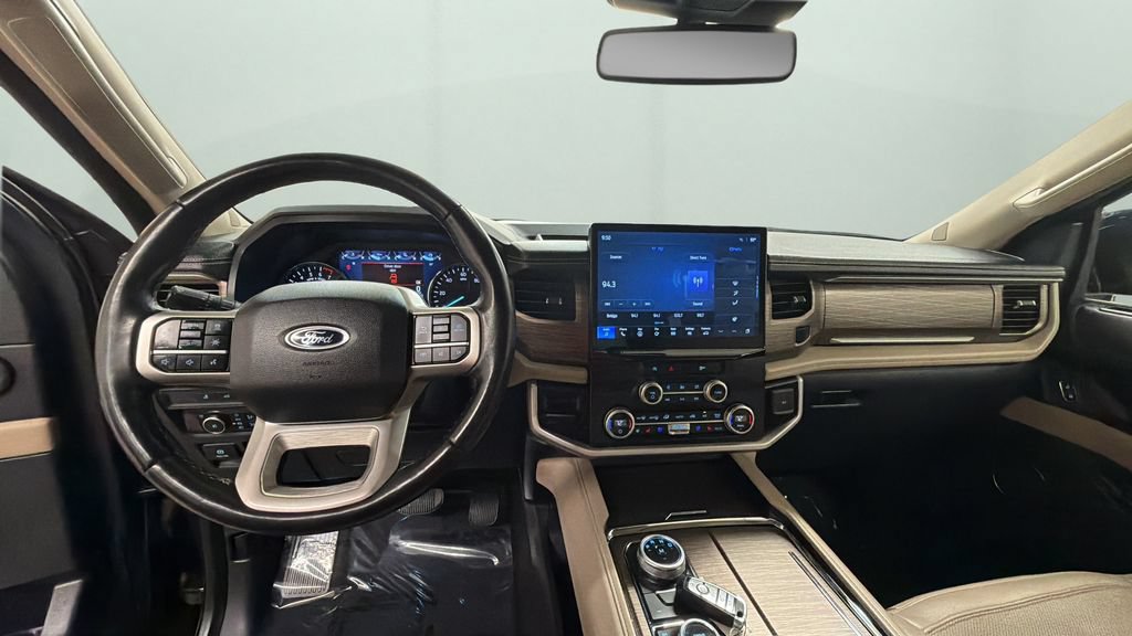 Used 2024 Ford Expedition Limited AWD/4WD image 10
