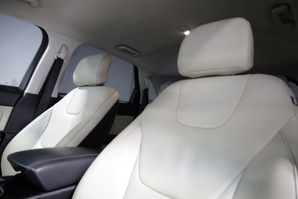 Used 2017 Ford Edge Titanium w/ Technology Package image 15