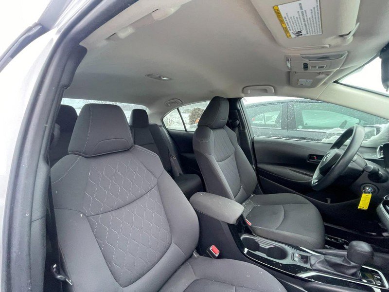 Used 2022 Toyota Corolla LE image 4