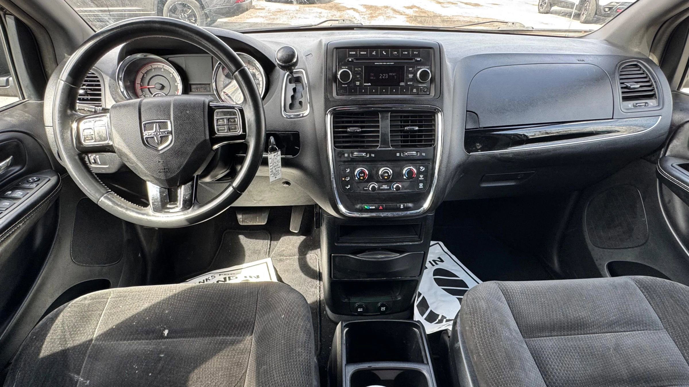 Used 2015 Dodge Grand Caravan SE image 17