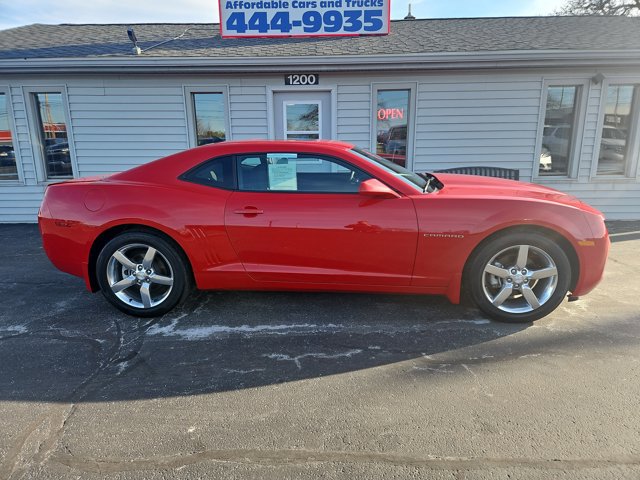 Used 2011 Chevrolet Camaro LT image 2
