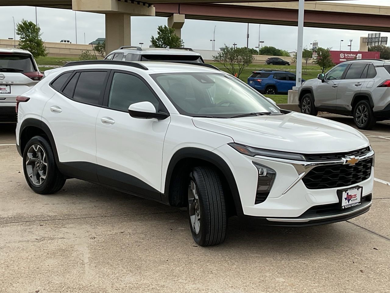 Used 2025 Chevrolet Trax LT image 4