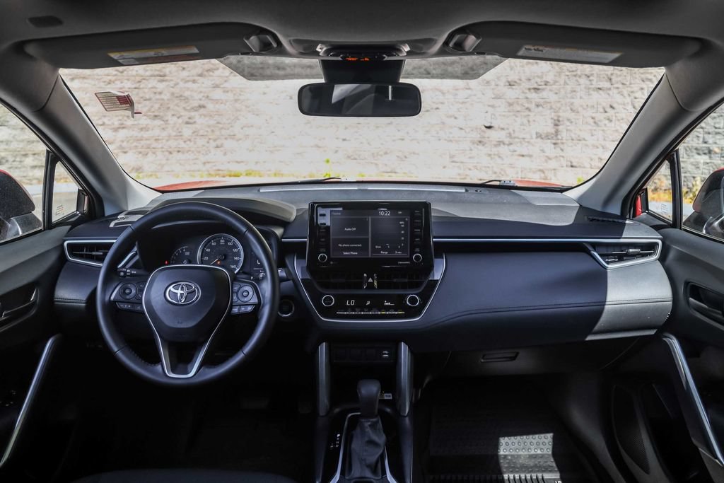 Used 2022 Toyota Corolla Cross LE w/ Moonroof Package AWD/4WD image 26