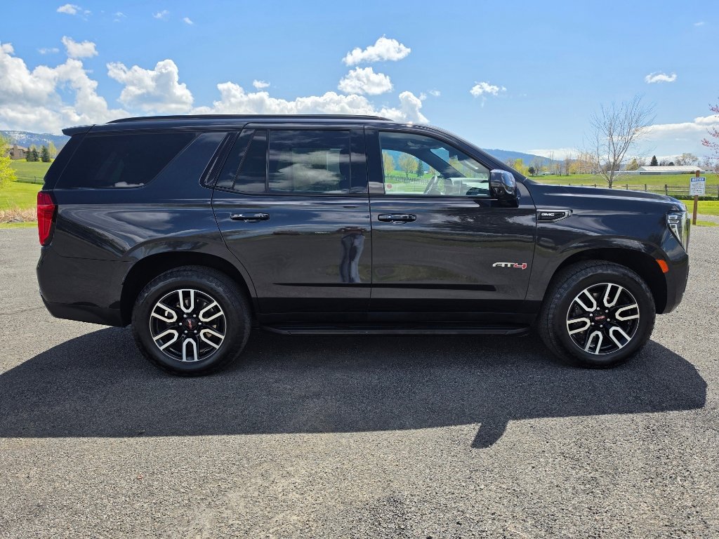 Used 2023 GMC Yukon AT4 w/ Technology Package AWD/4WD image 4