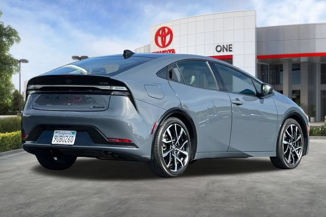 Used 2024 Toyota Prius Prime FWD image 5