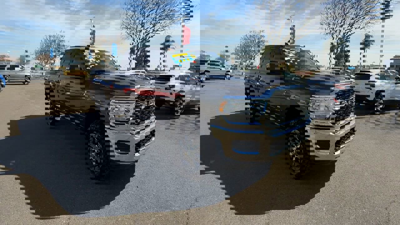 Used 2022 RAM 2500 Big Horn w/ Cold Weather Group image 1