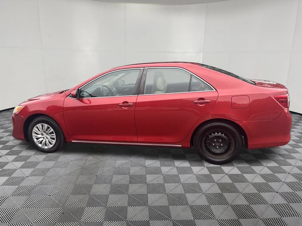 Used 2012 Toyota Camry LE FWD image 13