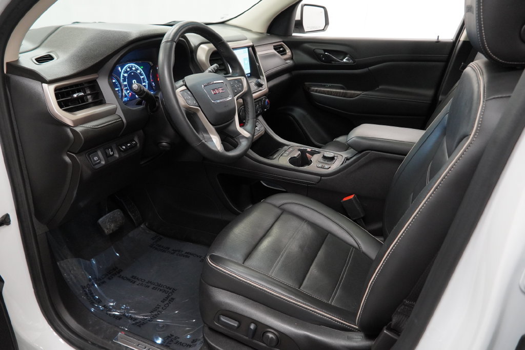 Certified 2023 GMC Acadia Denali w/ Denali Technology Package FWD image 13