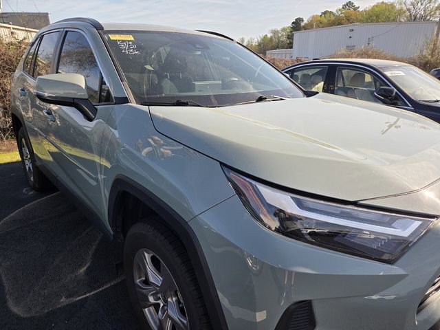 Used 2022 Toyota RAV4 XLE w/ Convenience Package image 9