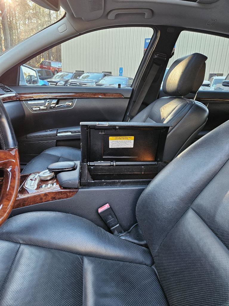 Used 2010 Mercedes-Benz S 400 image 18