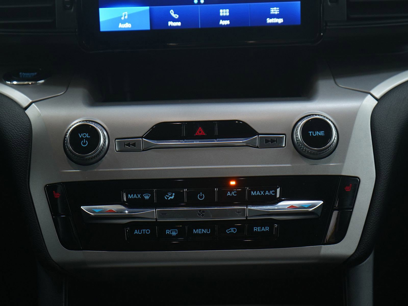 Used 2022 Ford Explorer XLT w/ Class IV Trailer Tow Package image 17