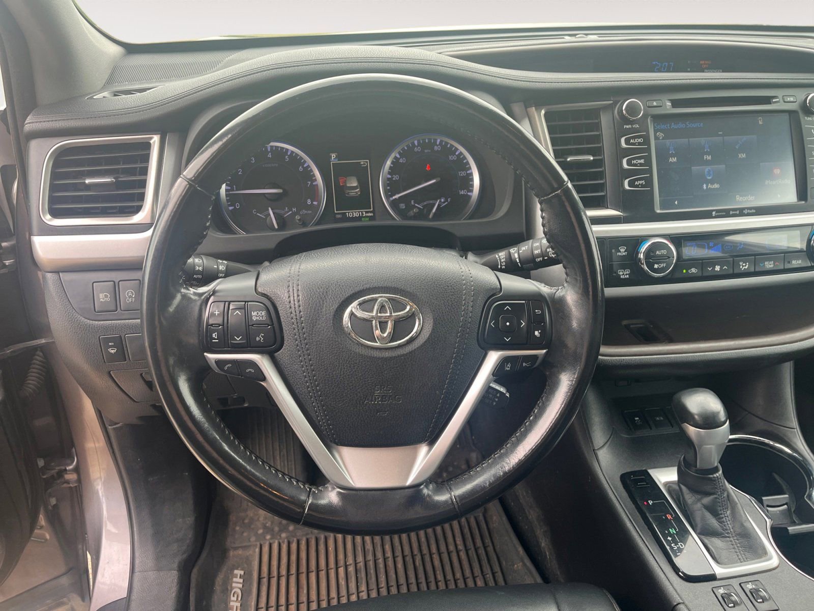 Used 2018 Toyota Highlander XLE image 12