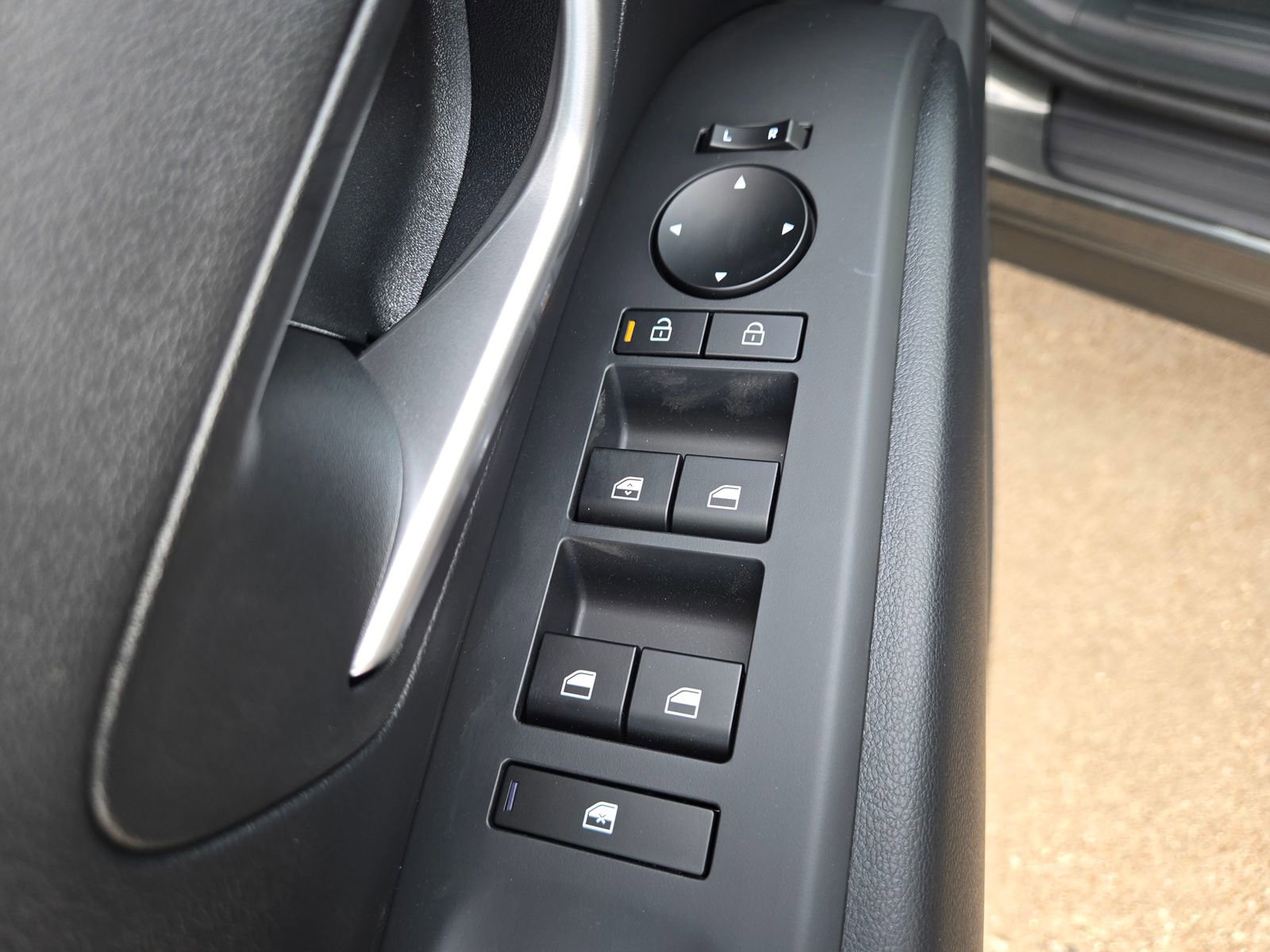 New 2026 Hyundai Tucson Blue SE image 19